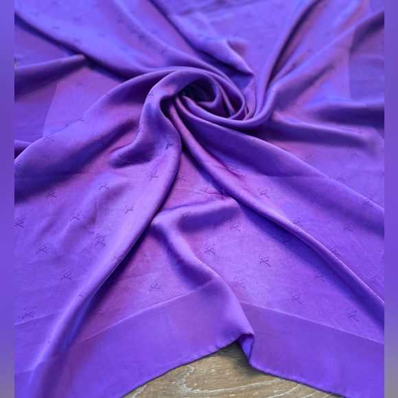 Louis Vuitton Lavander Scarf - Picture 1 of 11